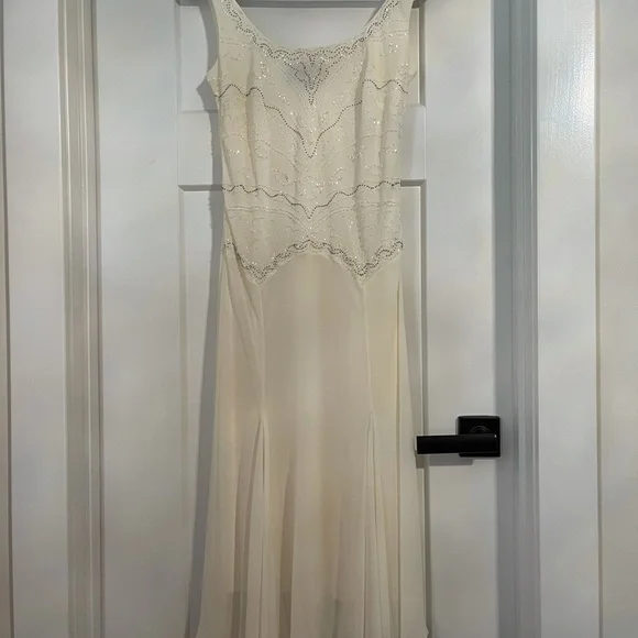 ALEX Evenings Ivory Beaded Sequin Accent Dress - Picture 5 of 13